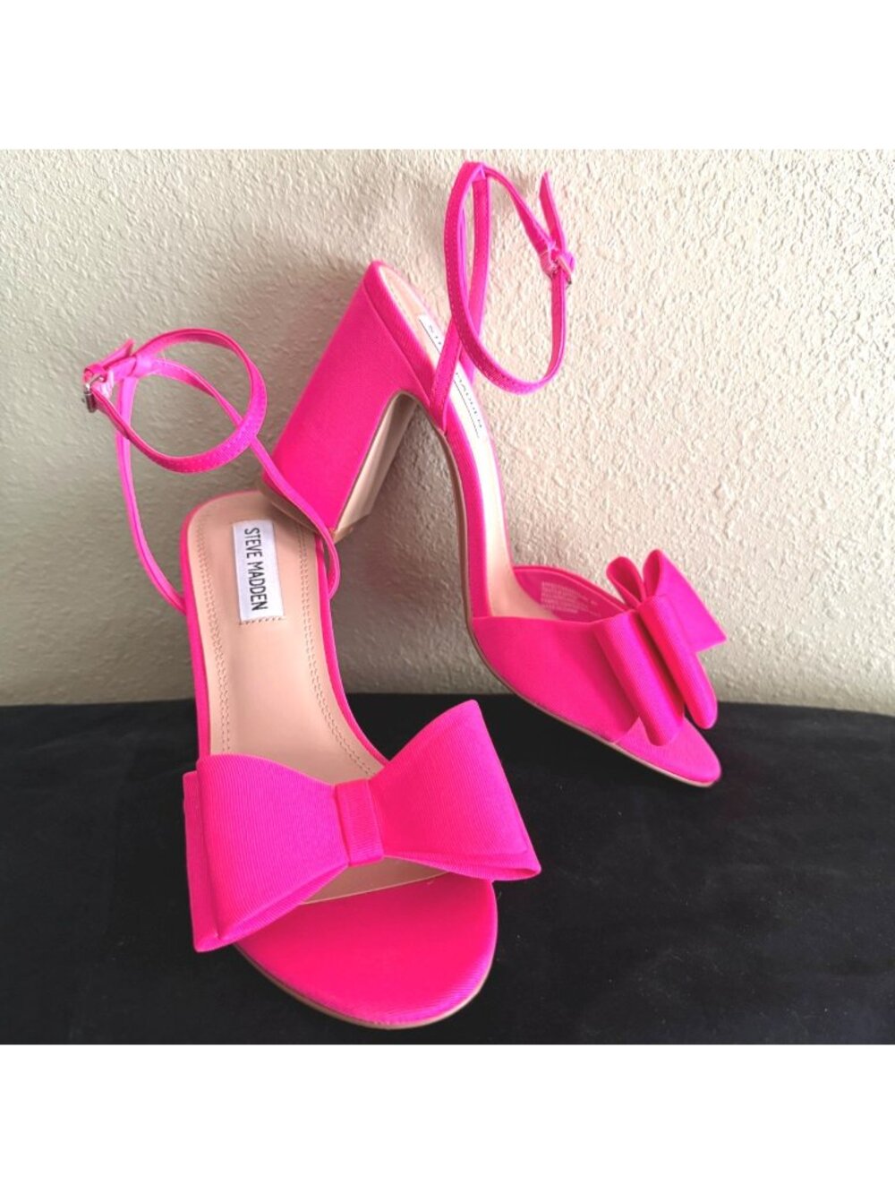 size‎ 8 M Steve Madden "Effective" bright neon pink bow ankle strap heels